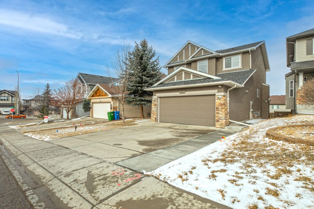 12 Panamount Rise NW